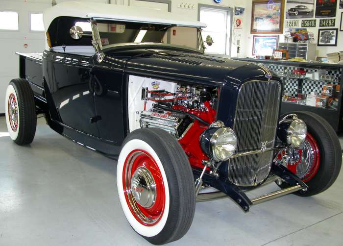 '32 FORD PICKUP