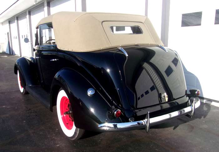1937 Ford Convertible Sedan